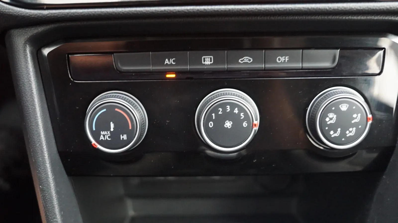 Volkswagen Taos photo 21