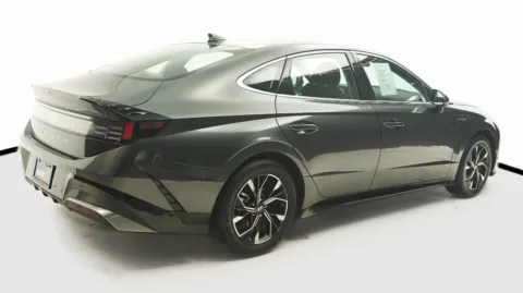 More photos of 2025 Hyundai Sonata SEL at Auto City, CA