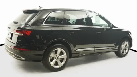 More photos of 2022 Audi Q7 Premium at Auto City, CA