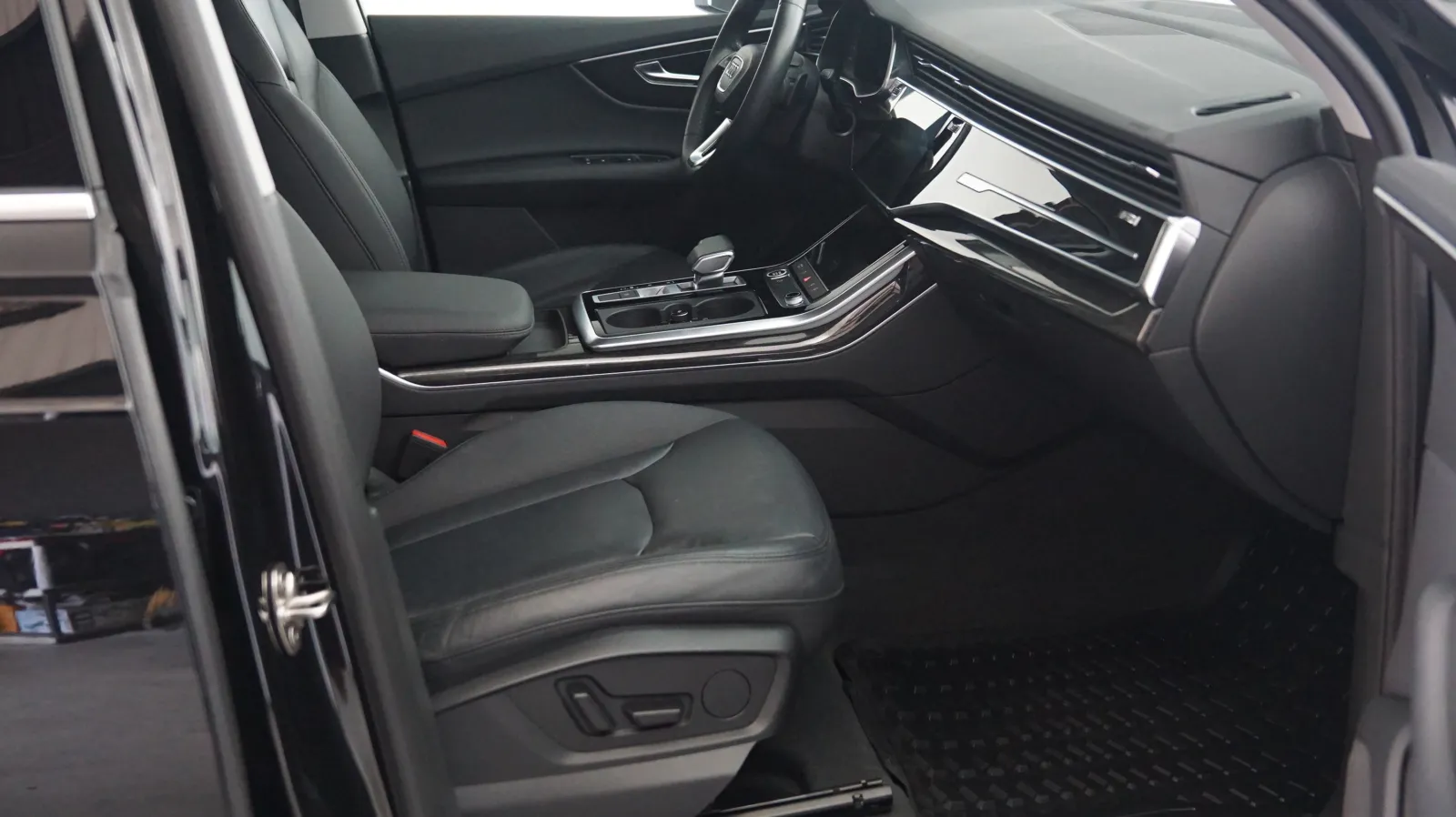 Audi Q7 photo 6