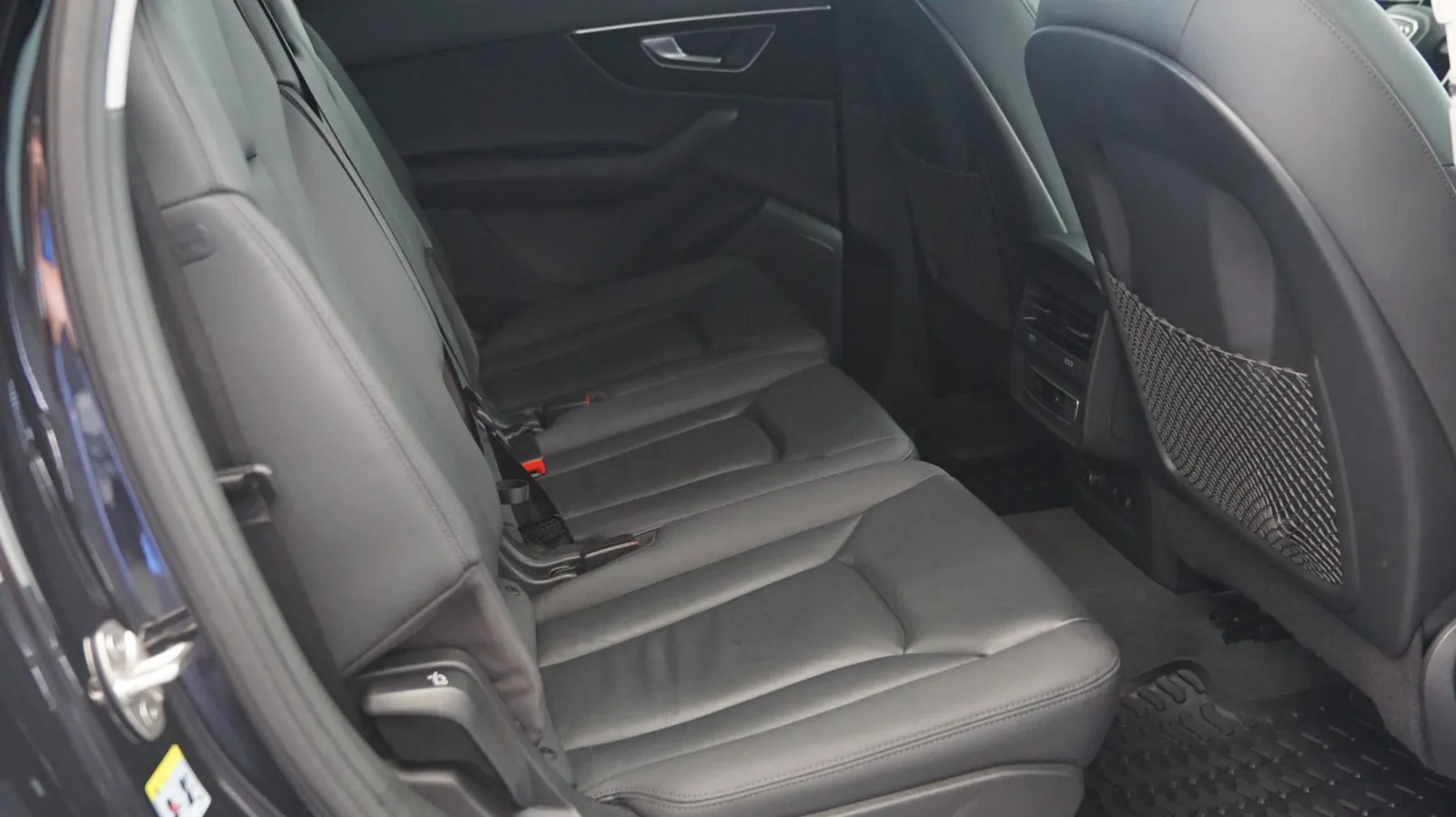 Audi Q7 photo 11