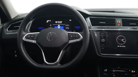 More photos of 2022 Volkswagen Tiguan SE at Auto City, CA