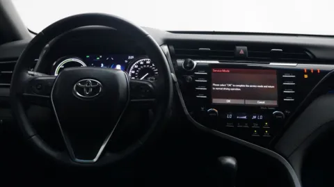 More photos of 2020 Toyota Camry Hybrid XLE at Auto City, CA