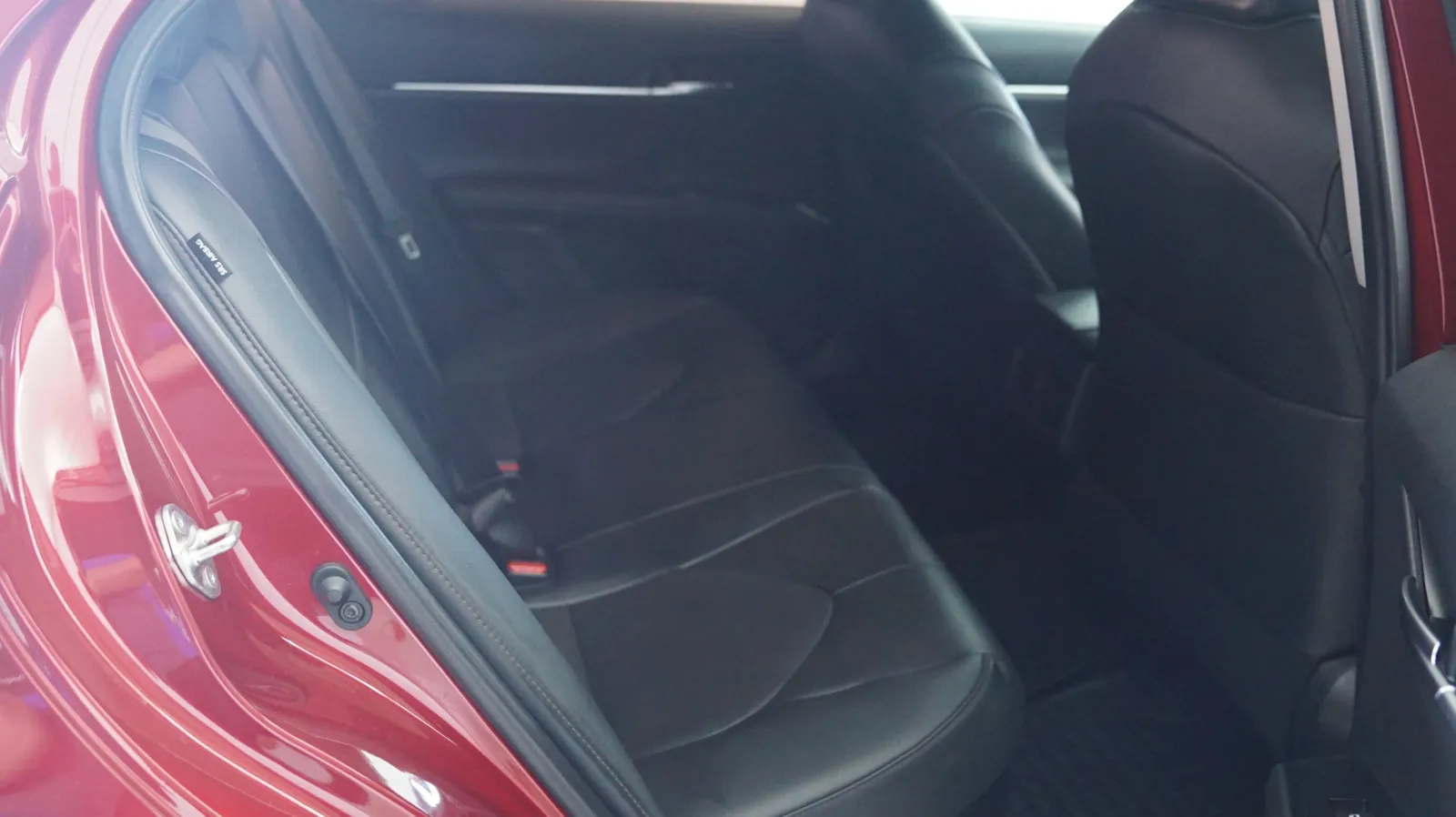 Toyota Camry photo 11