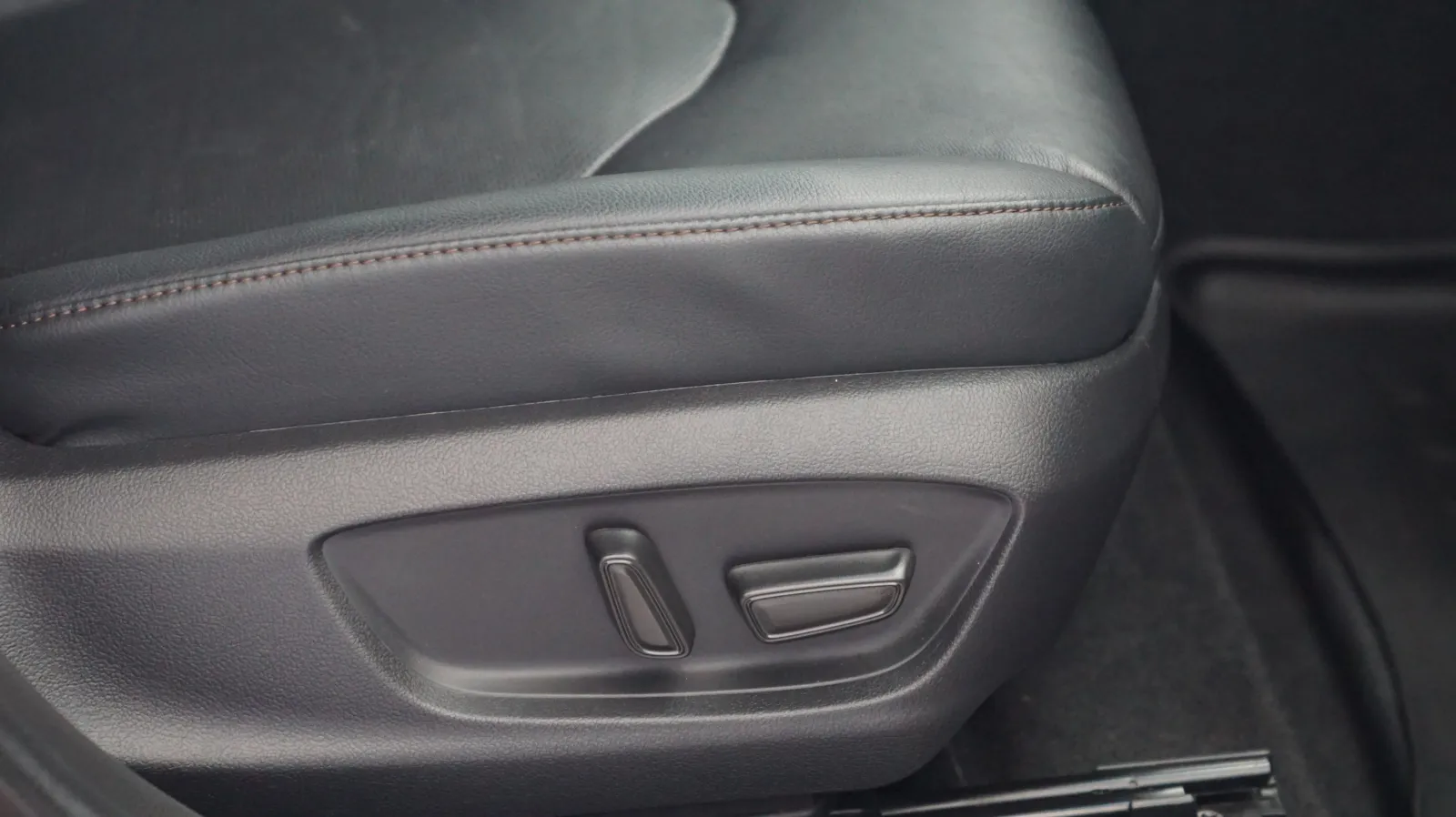 Toyota Camry photo 14
