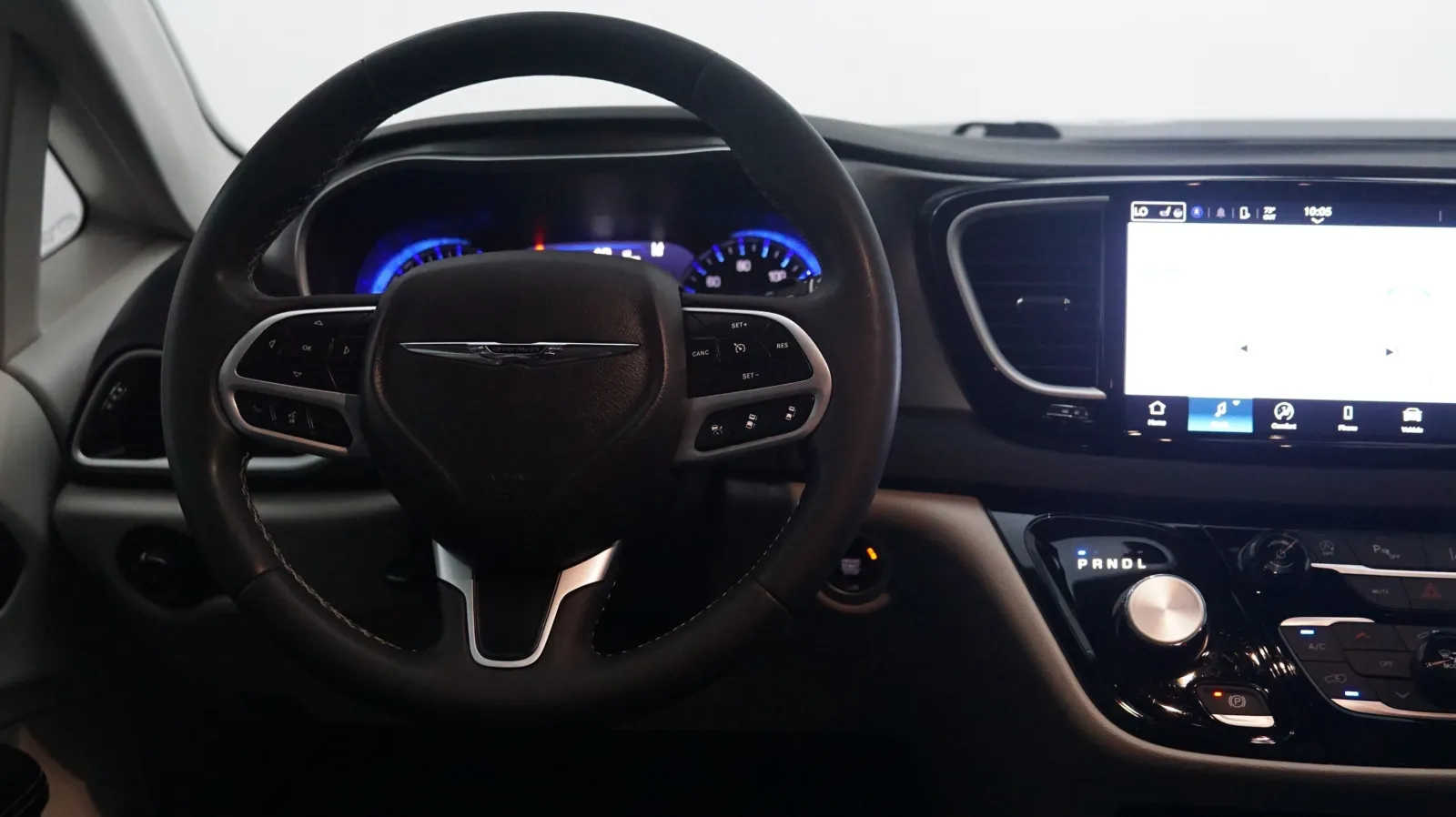 More photos of 2024 Chrysler Pacifica Touring L at Auto City, CA