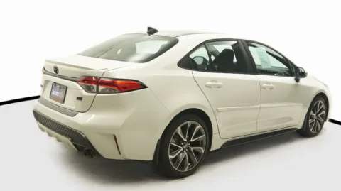 More photos of 2021 Toyota Corolla SE at Auto City, CA