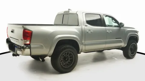 More photos of 2017 Toyota Tacoma SR5 at Auto City, CA
