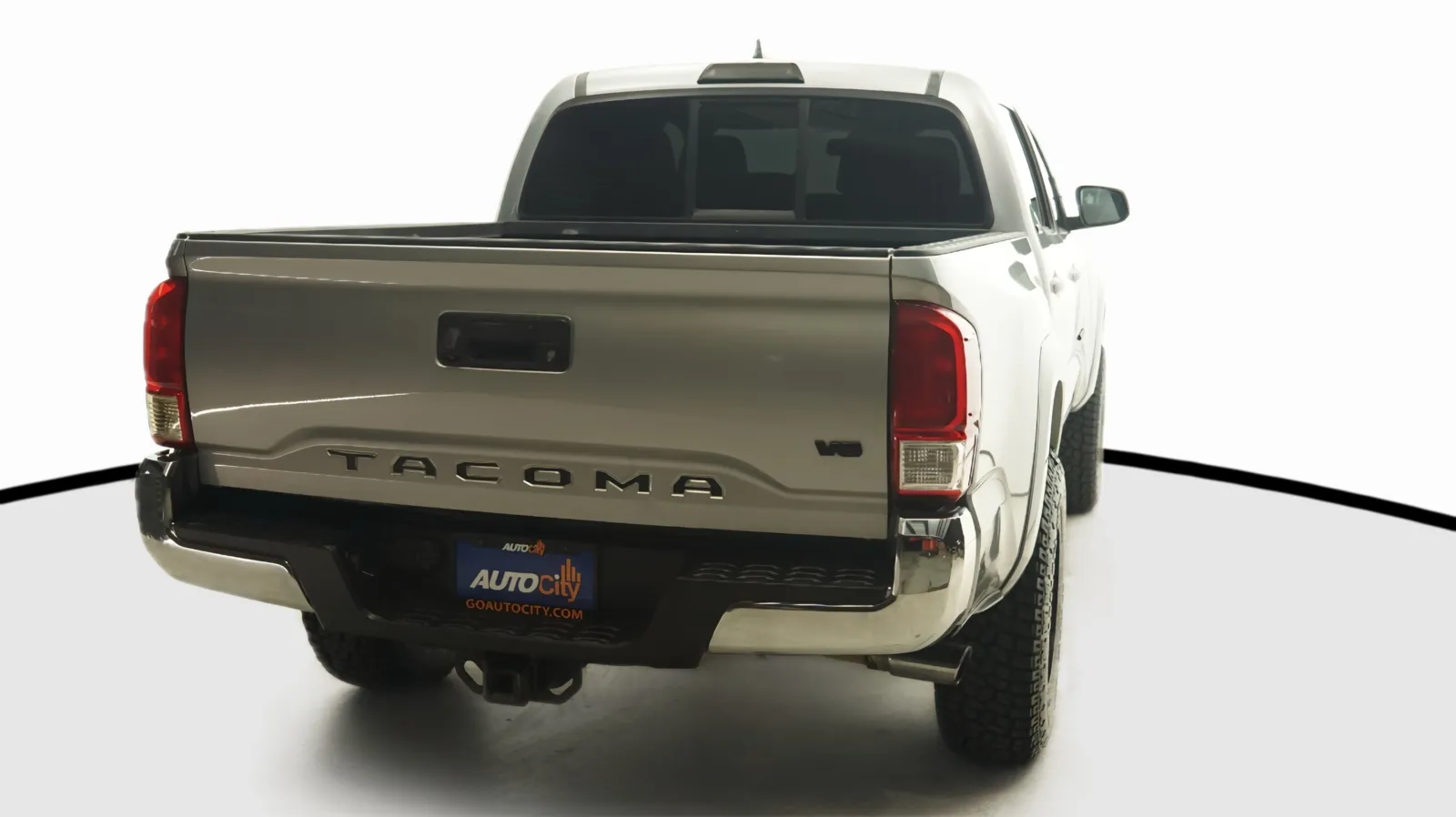 Toyota Tacoma photo 8