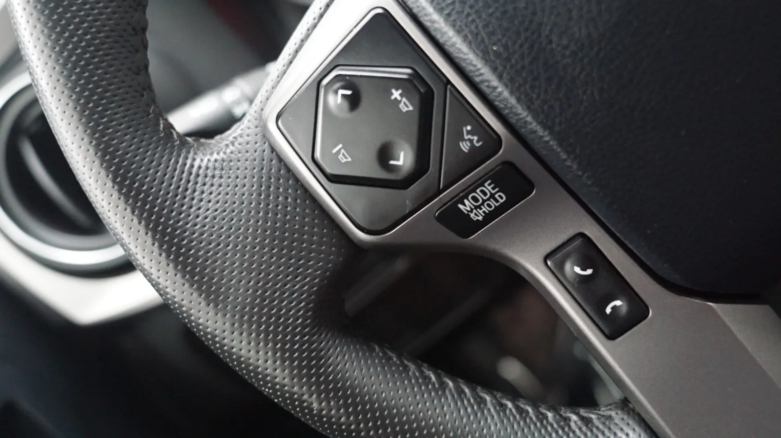 Toyota Tacoma photo 16