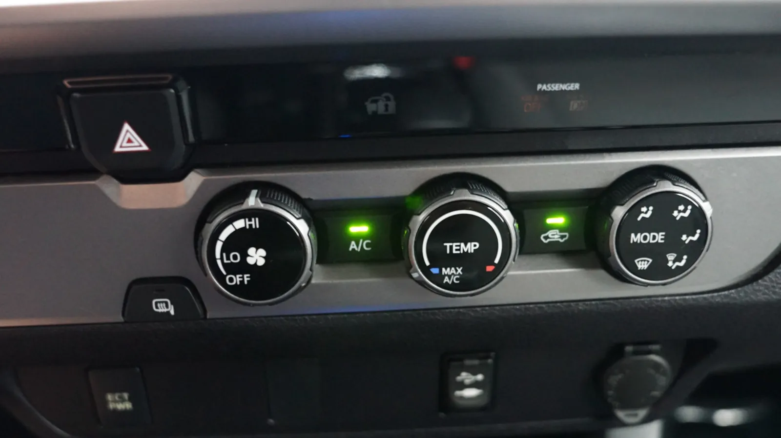 Toyota Tacoma photo 19
