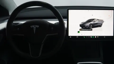 More photos of 2022 Tesla Model 3 at Auto City, CA
