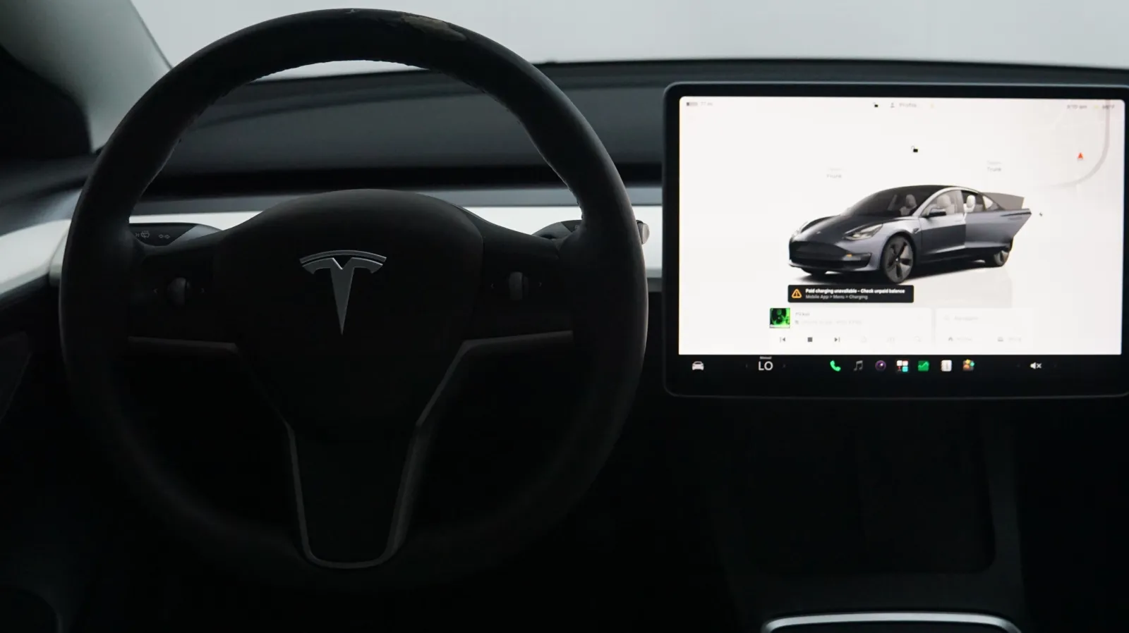 More photos of 2022 Tesla Model 3 at Auto City, CA