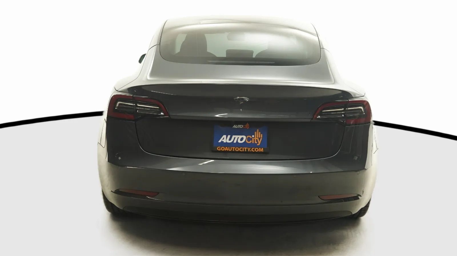 Tesla Model 3 photo 8