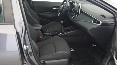 More photos of 2022 Toyota Corolla Hatchback SE at Auto City, CA