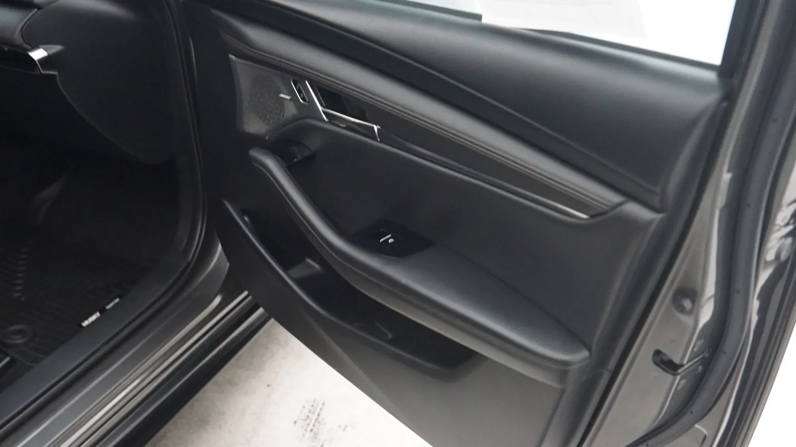 Mazda Mazda3 photo 14