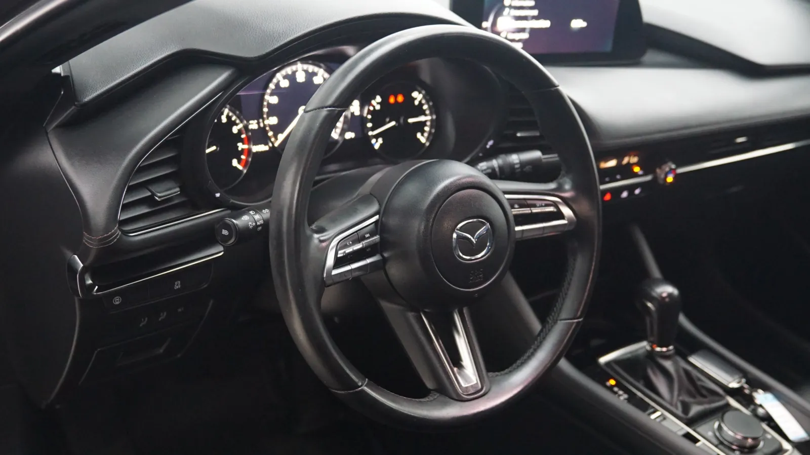 Mazda Mazda3 photo 16