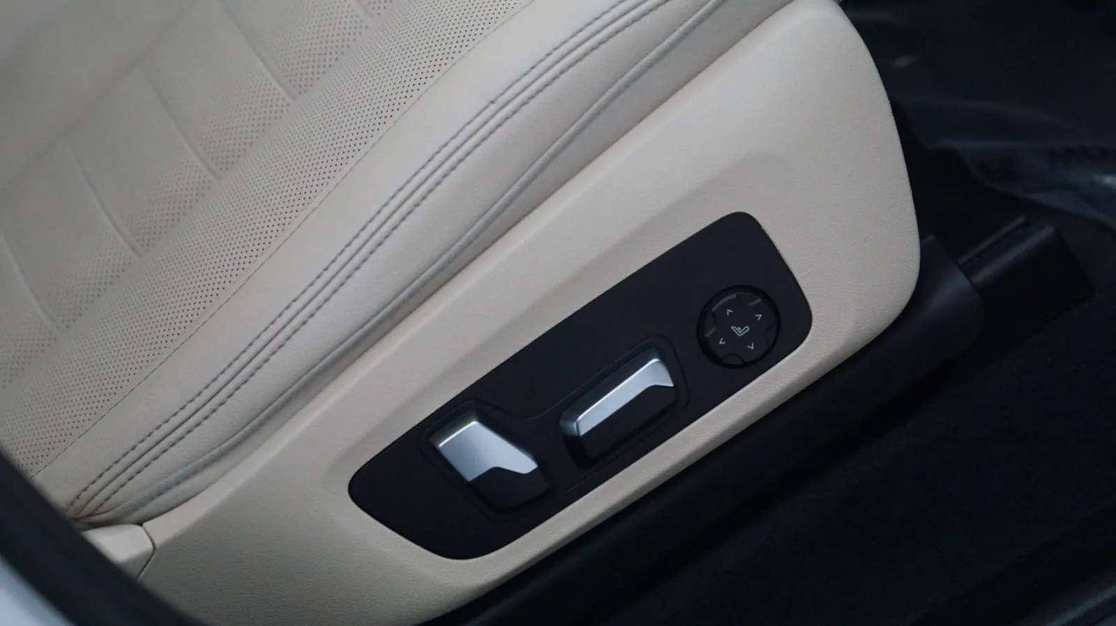 BMW X4 photo 14