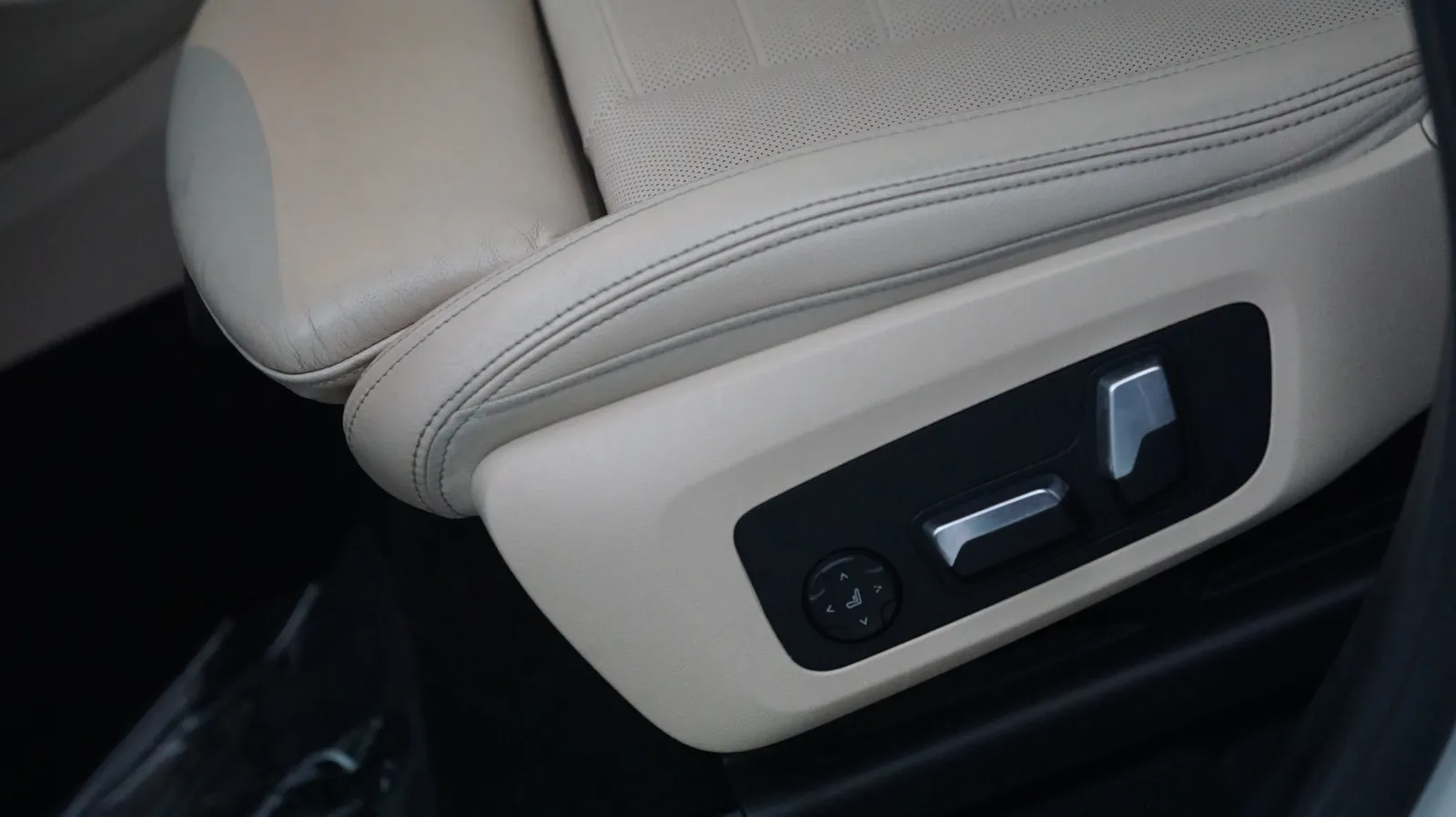 BMW X4 photo 16