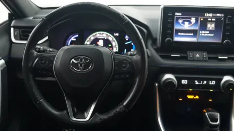 More photos of 2019 Toyota RAV4 Hybrid XSE at Auto City, CA