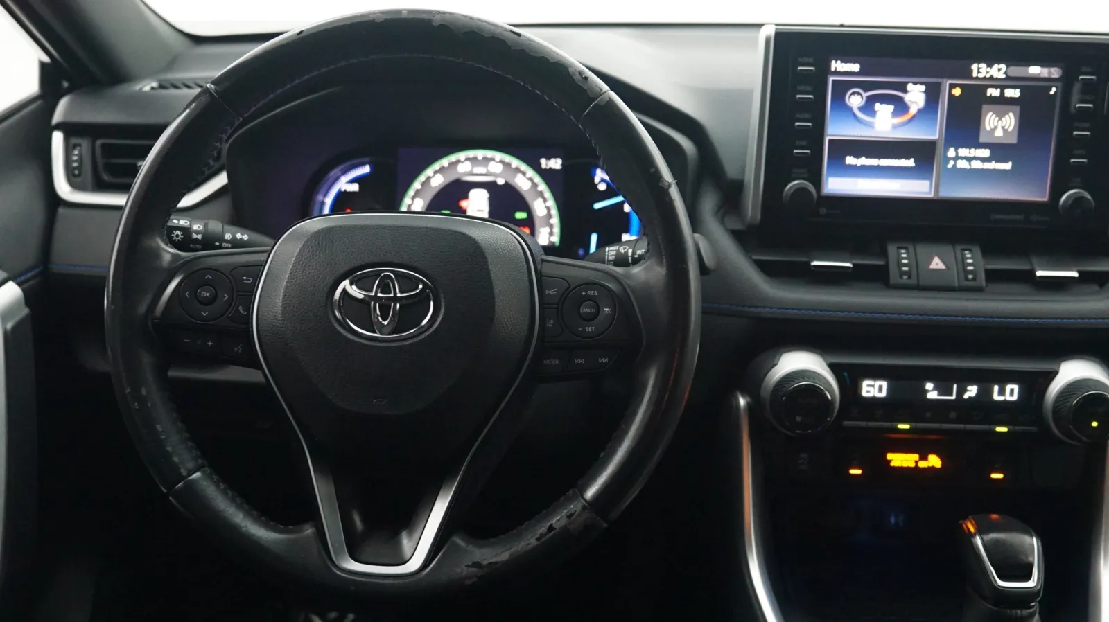More photos of 2019 Toyota RAV4 Hybrid XSE at Auto City, CA
