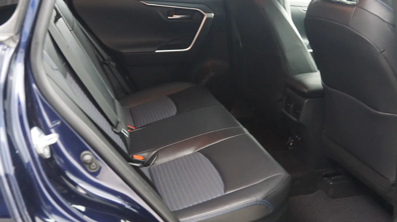 Toyota RAV4 photo 10
