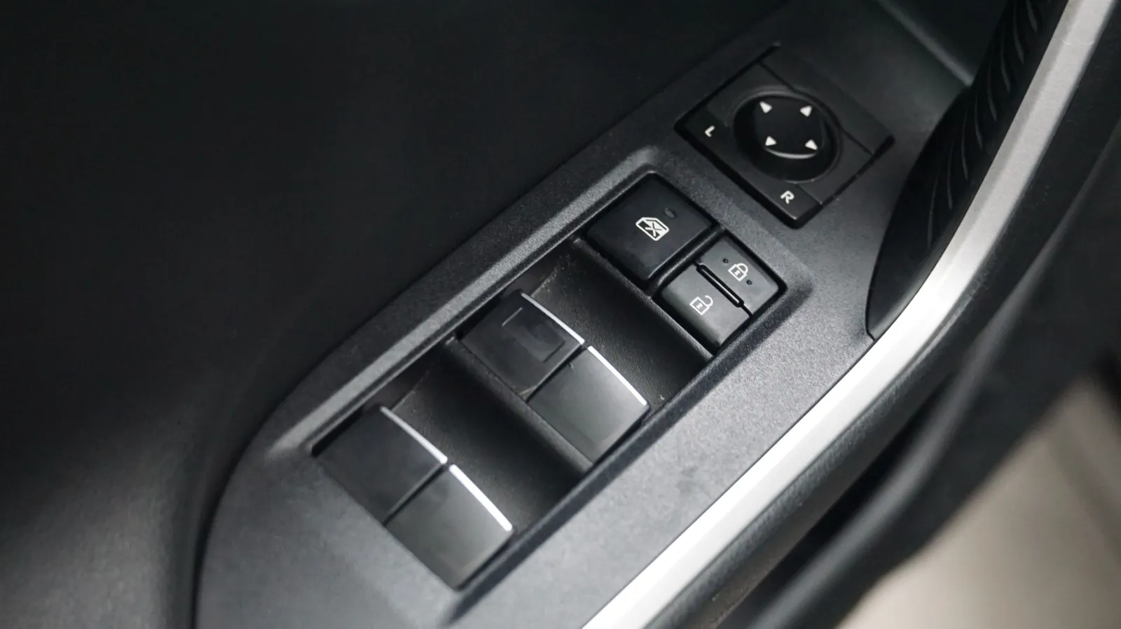 Toyota RAV4 photo 14