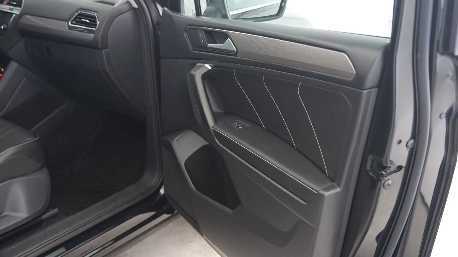 Volkswagen Tiguan photo 14