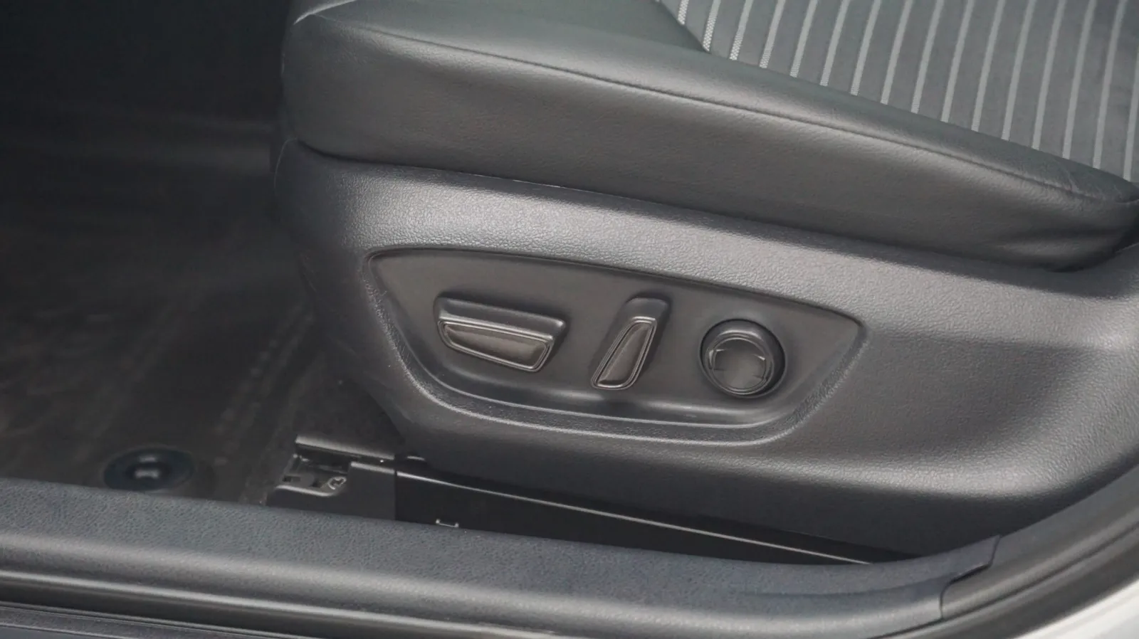 Toyota Camry photo 15