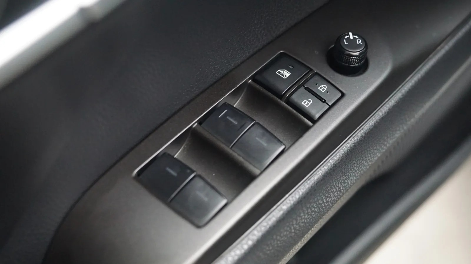 Toyota Camry photo 16
