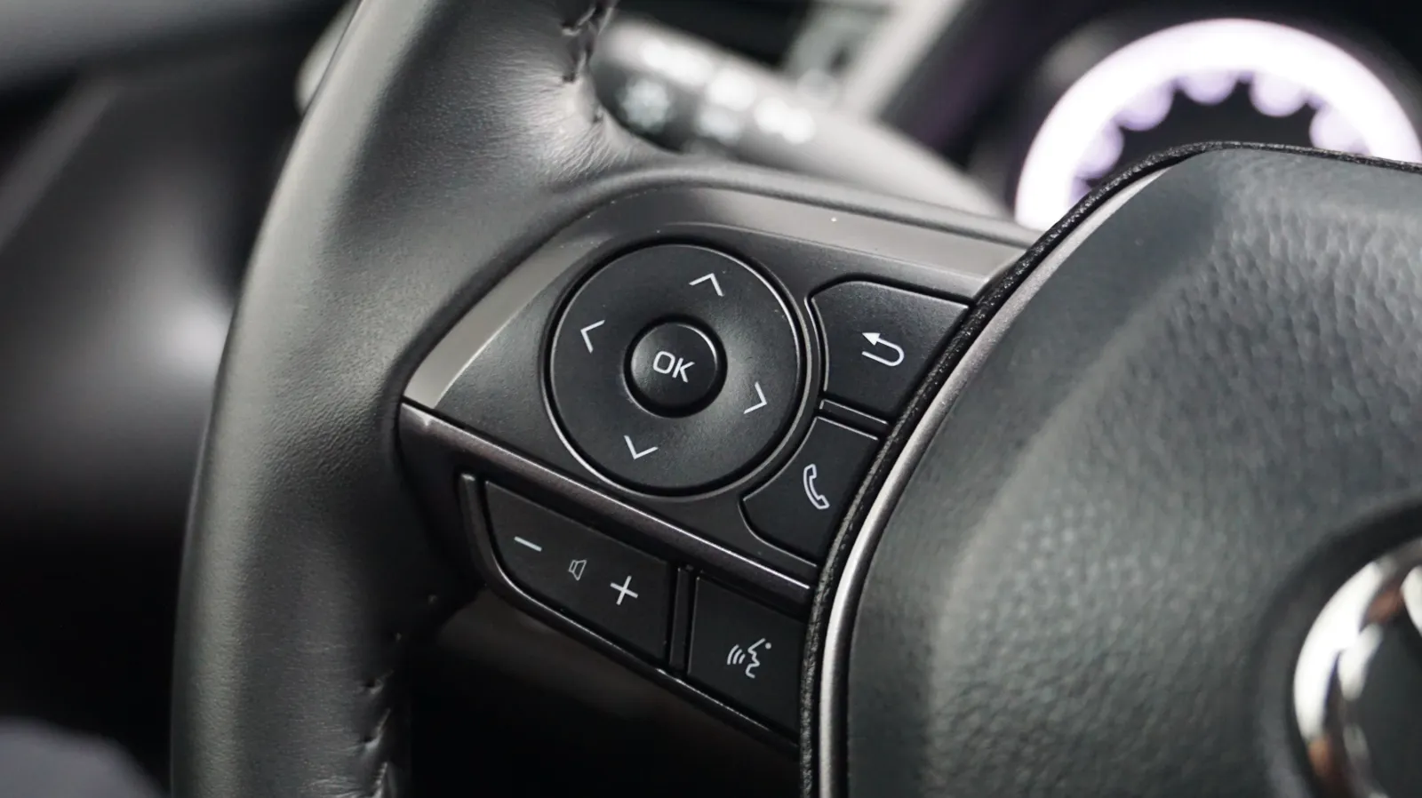 Toyota Camry photo 18