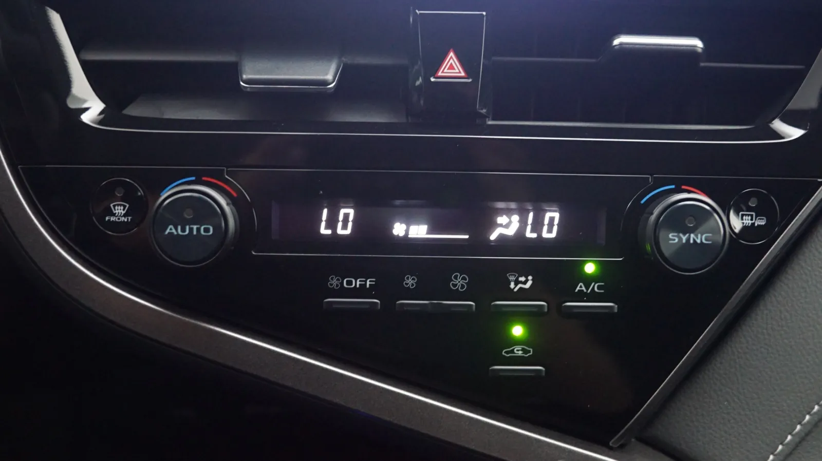 Toyota Camry photo 21