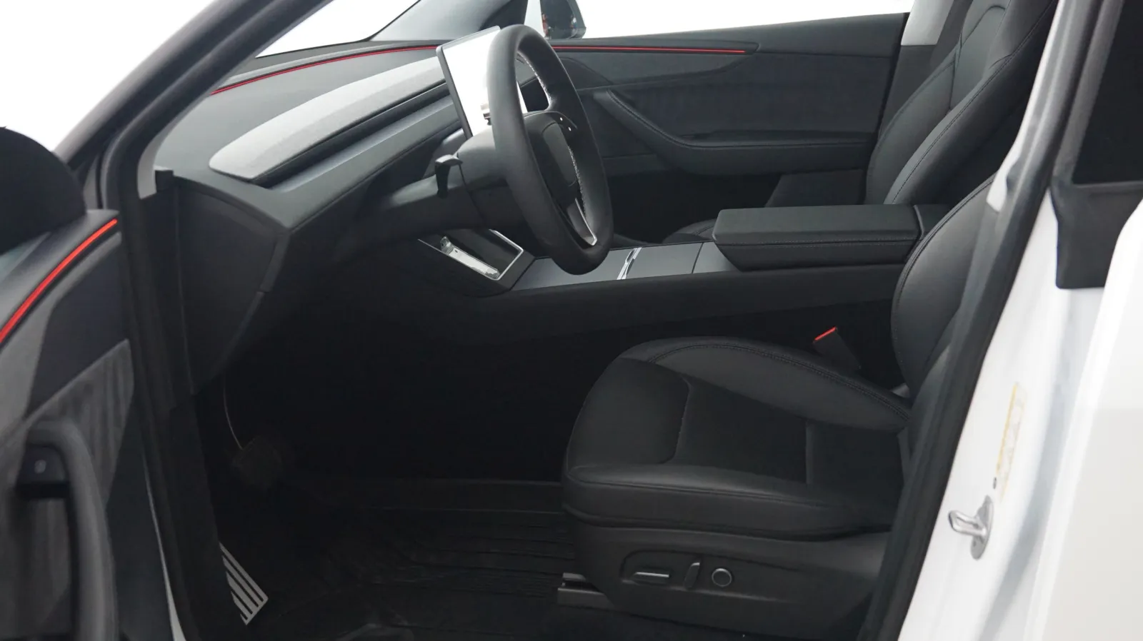 Tesla Model Y photo 7