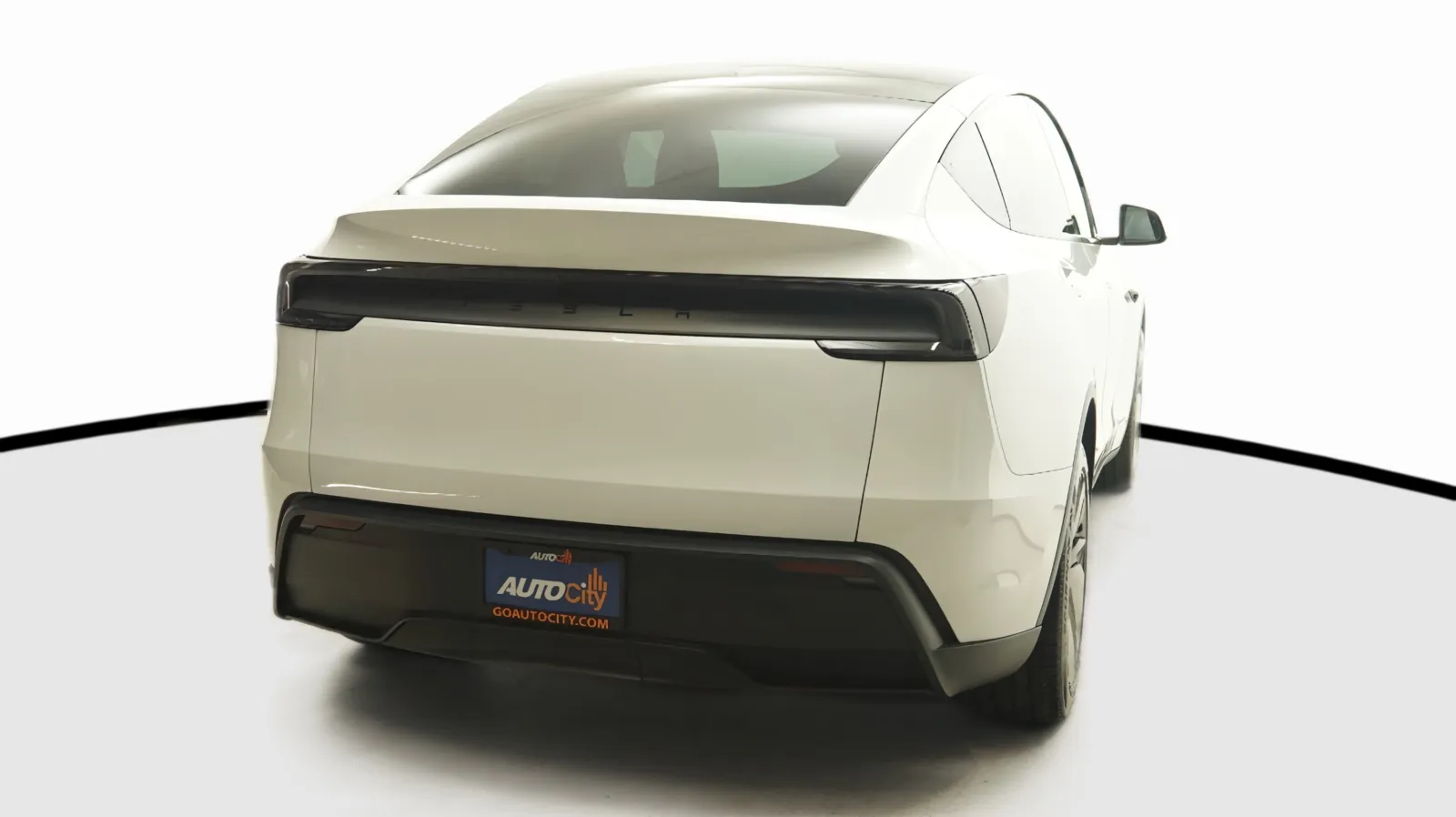Tesla Model Y photo 8