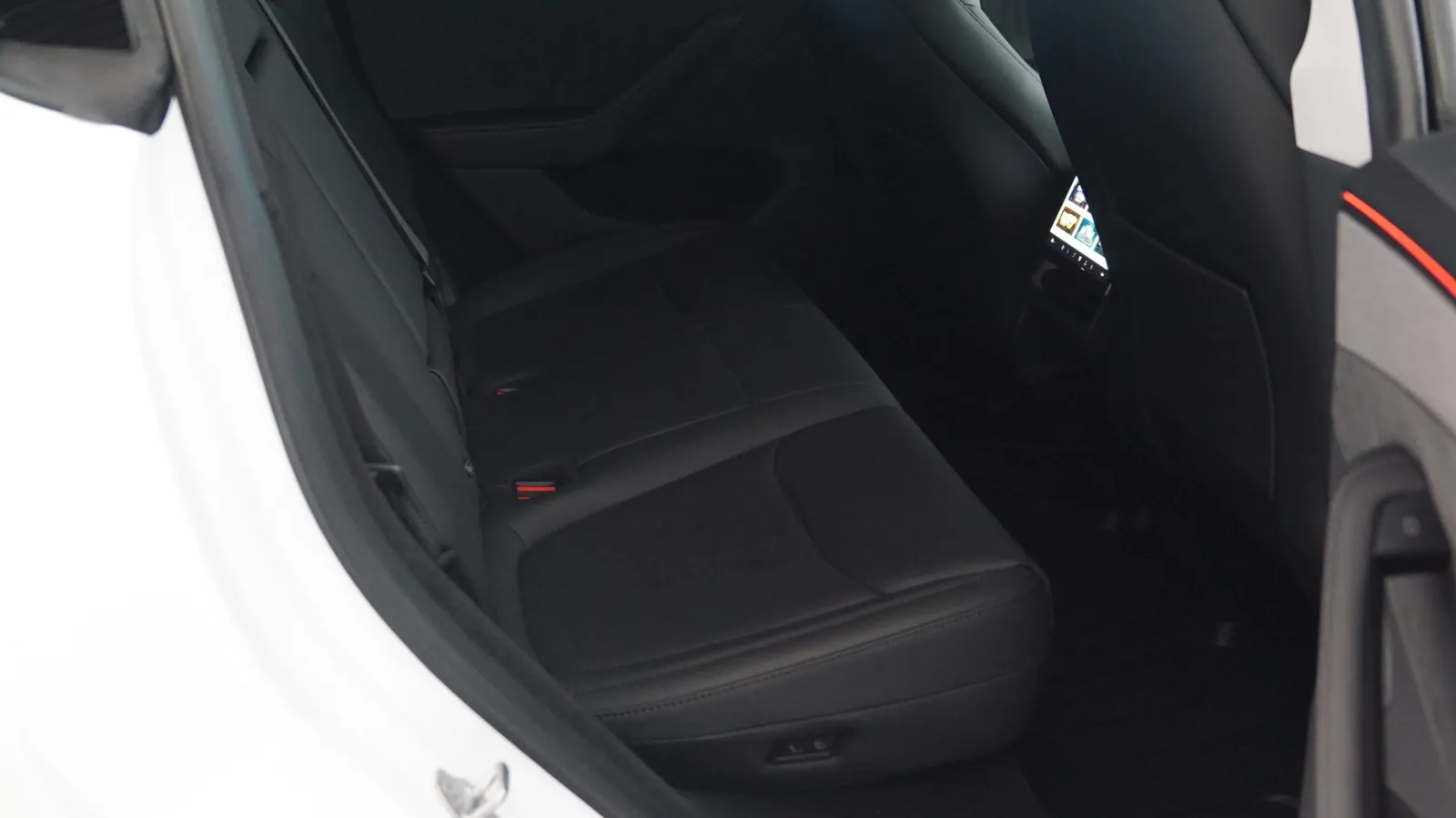 Tesla Model Y photo 11