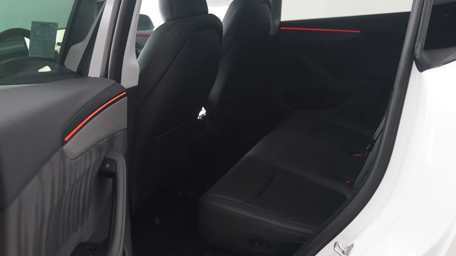 Tesla Model Y photo 12