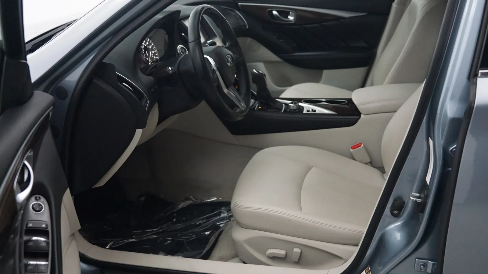 Infiniti Q50 photo 7