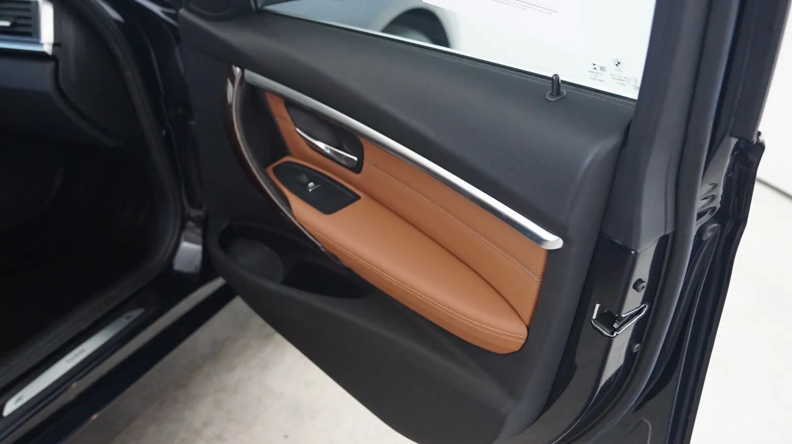 BMW 3 Series photo 15