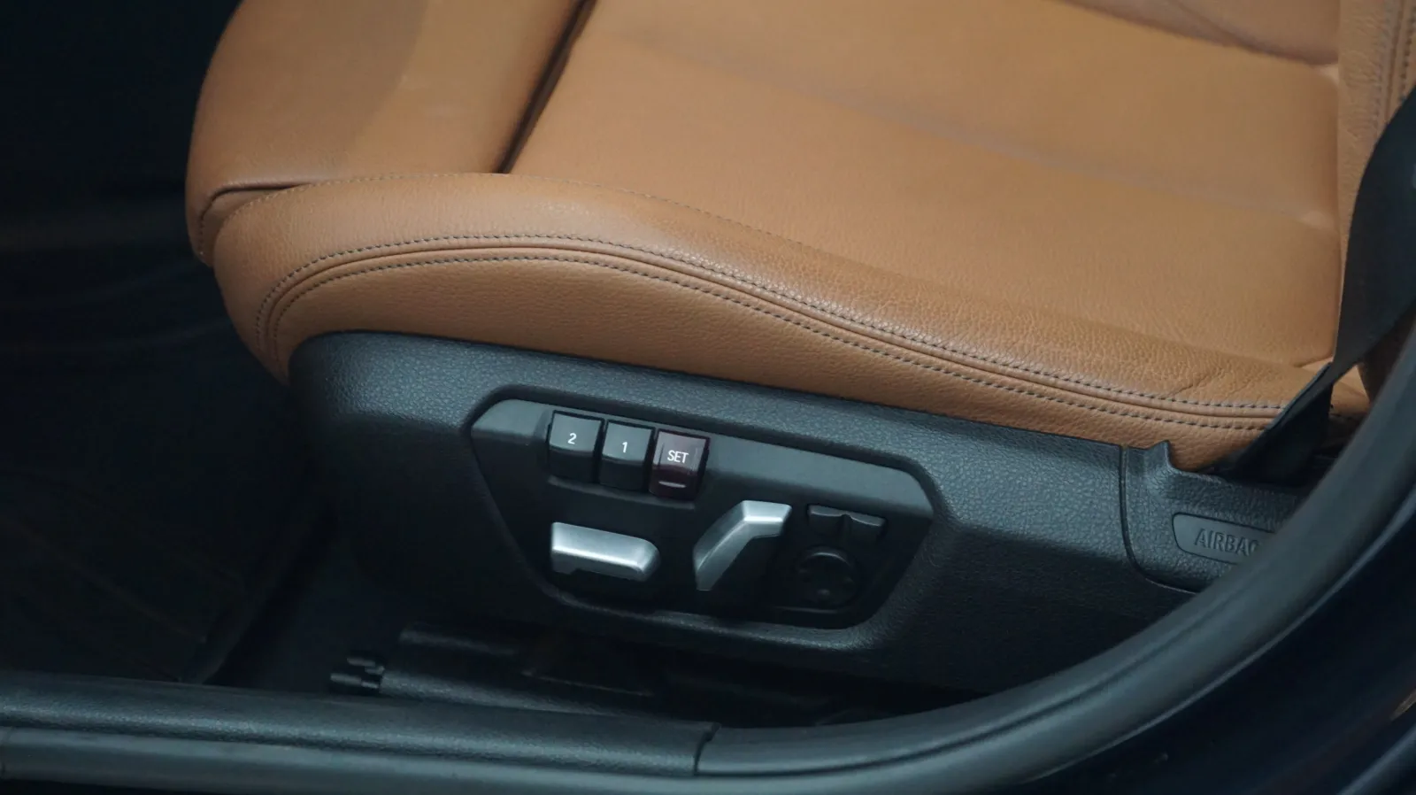 BMW 3 Series photo 16