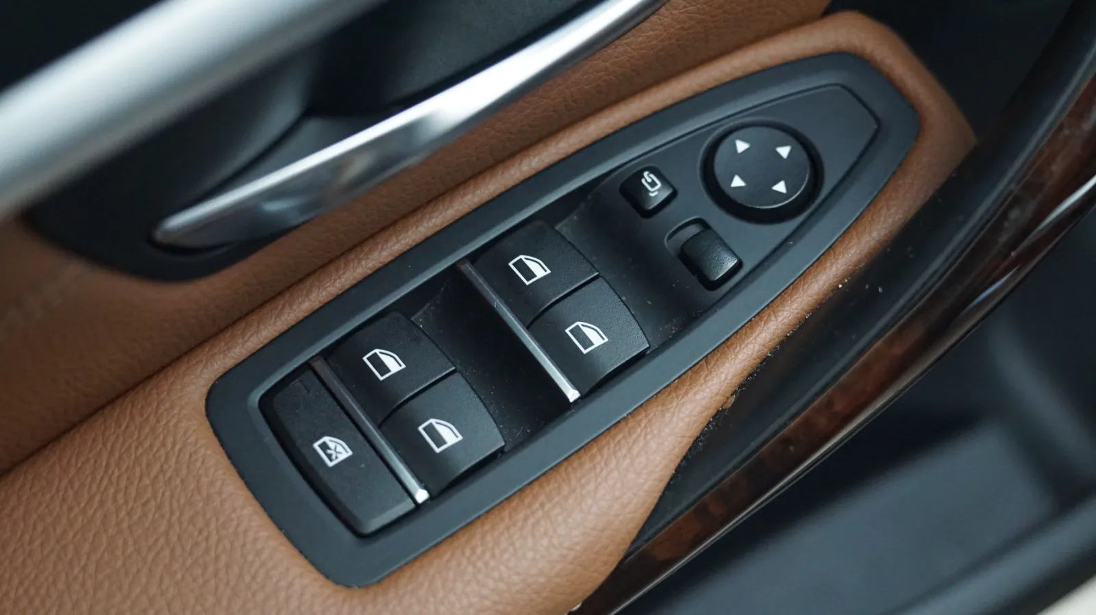 BMW 3 Series photo 17