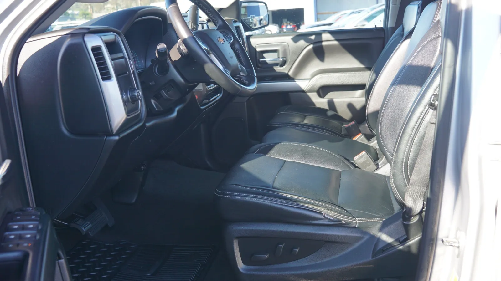 Chevrolet Silverado photo 7
