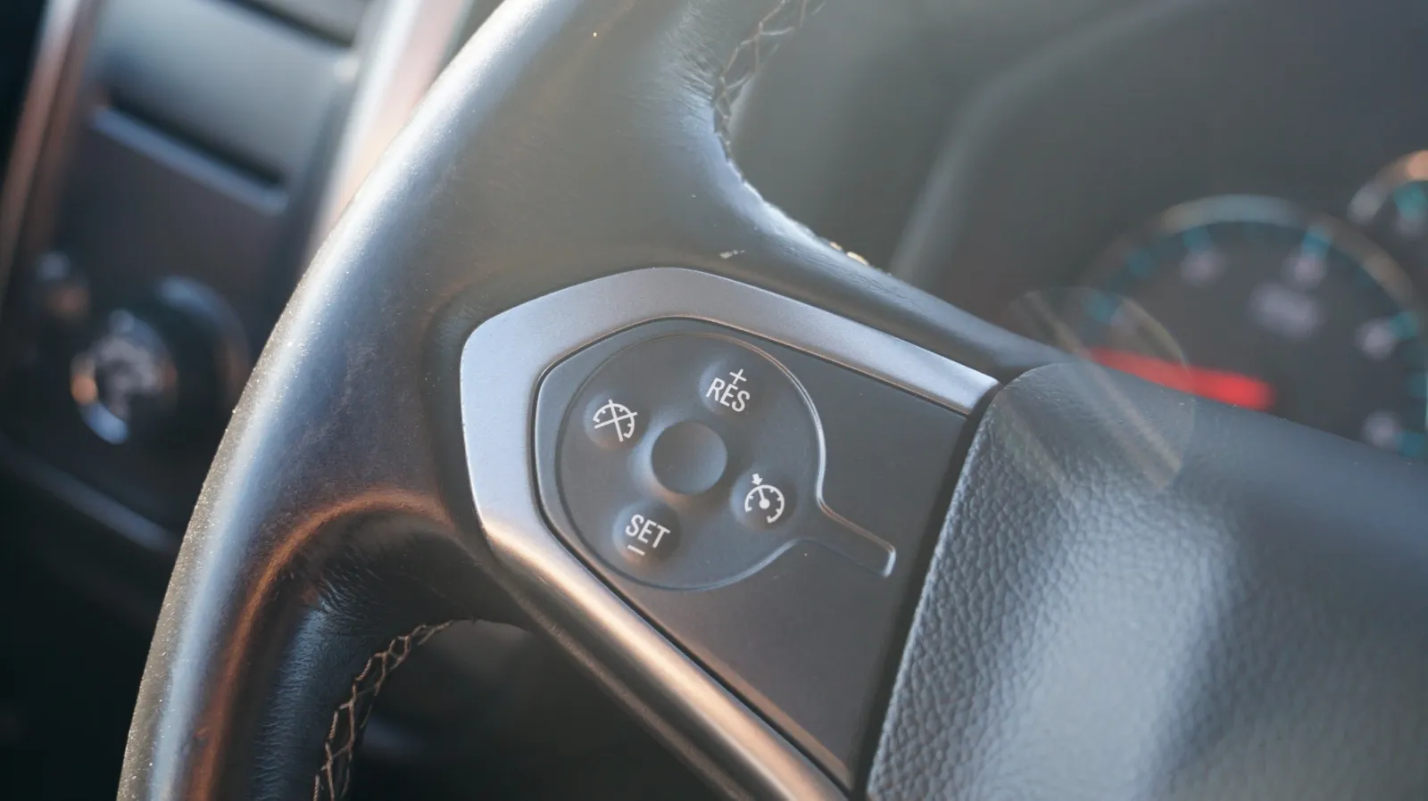 Chevrolet Silverado photo 18