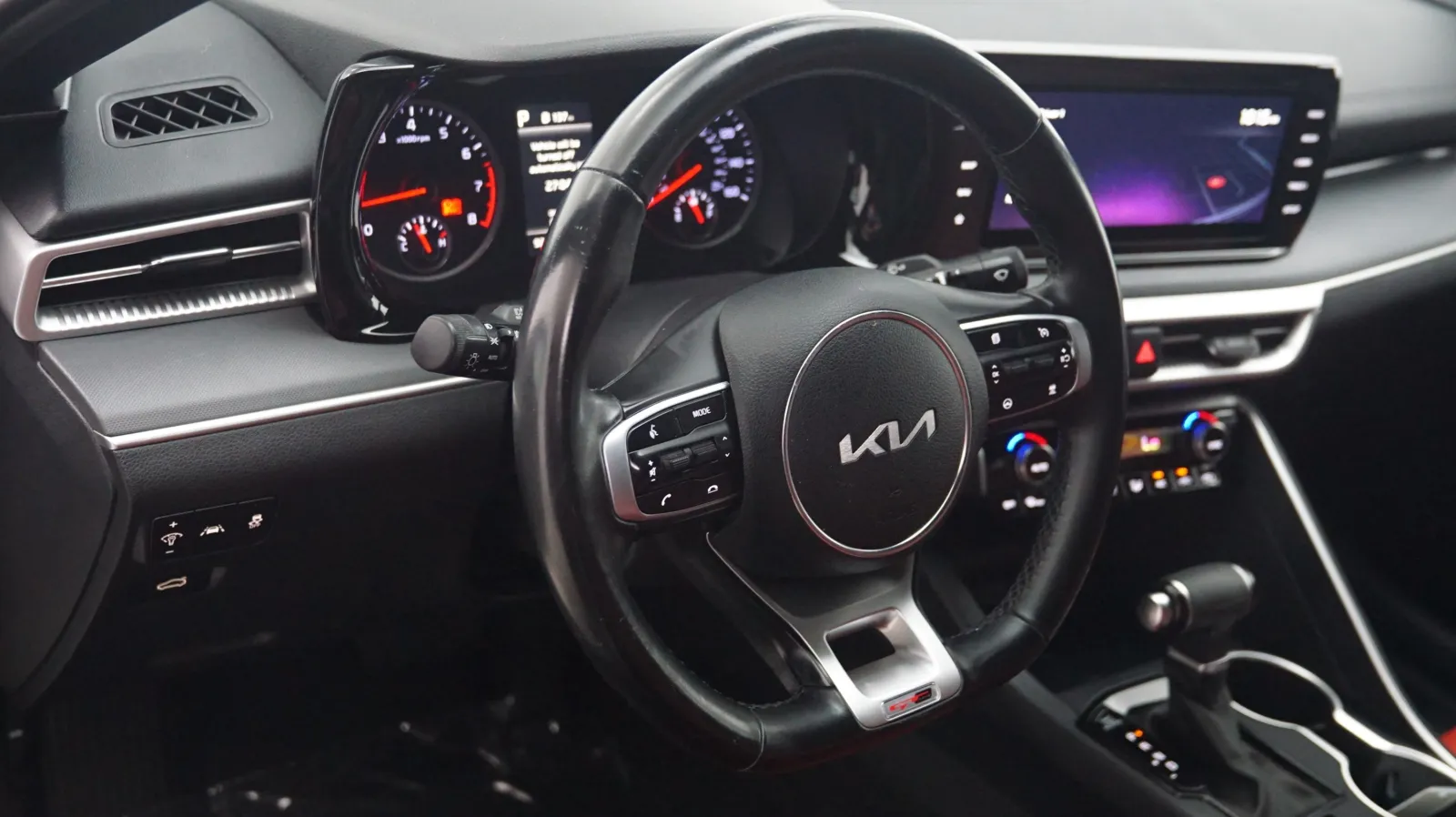 Kia K5 photo 17