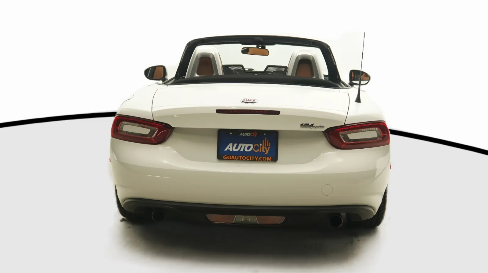 Fiat 124 Spider photo 10