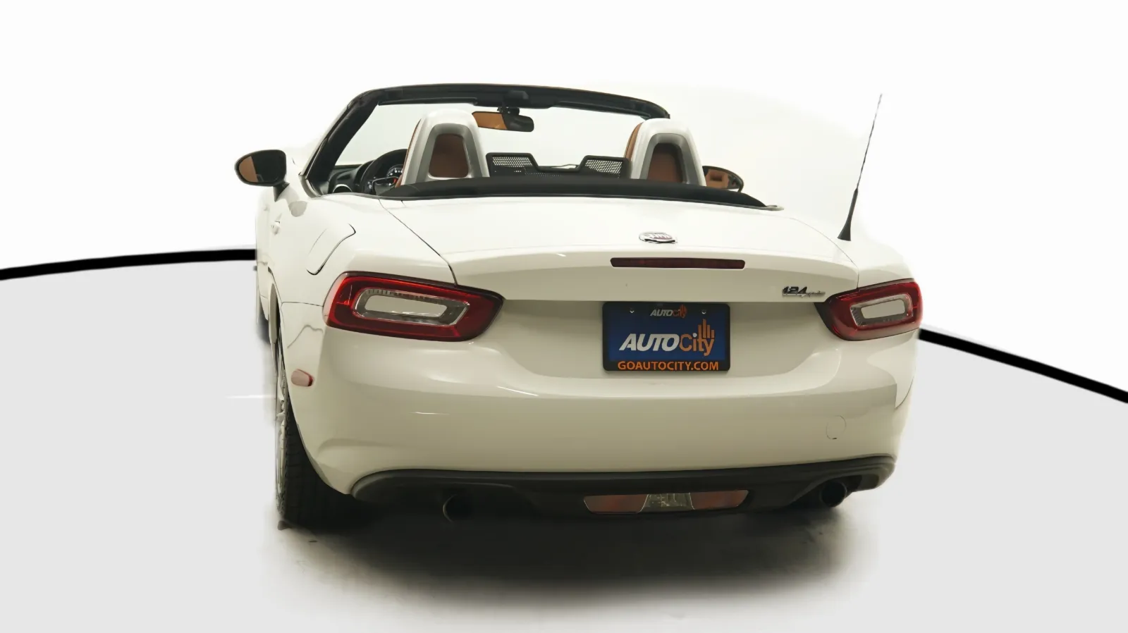 Fiat 124 Spider photo 12