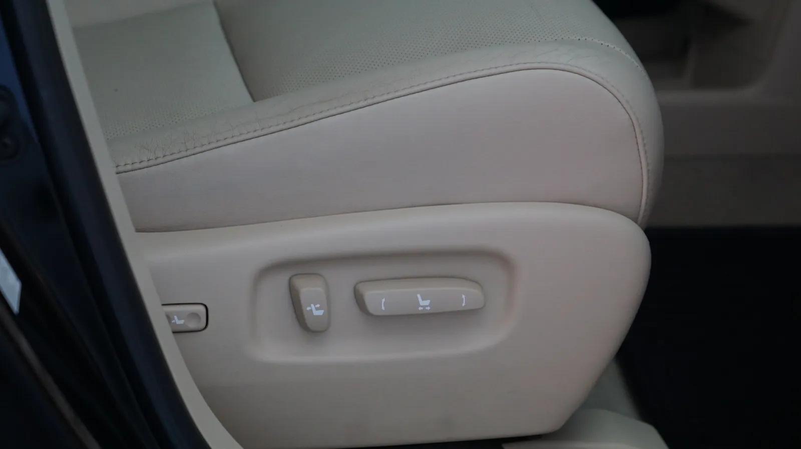 Lexus RX photo 13