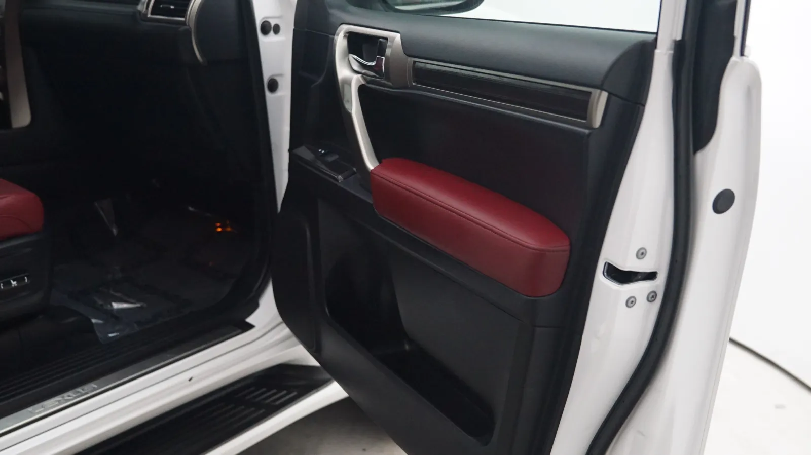 Lexus GX photo 16