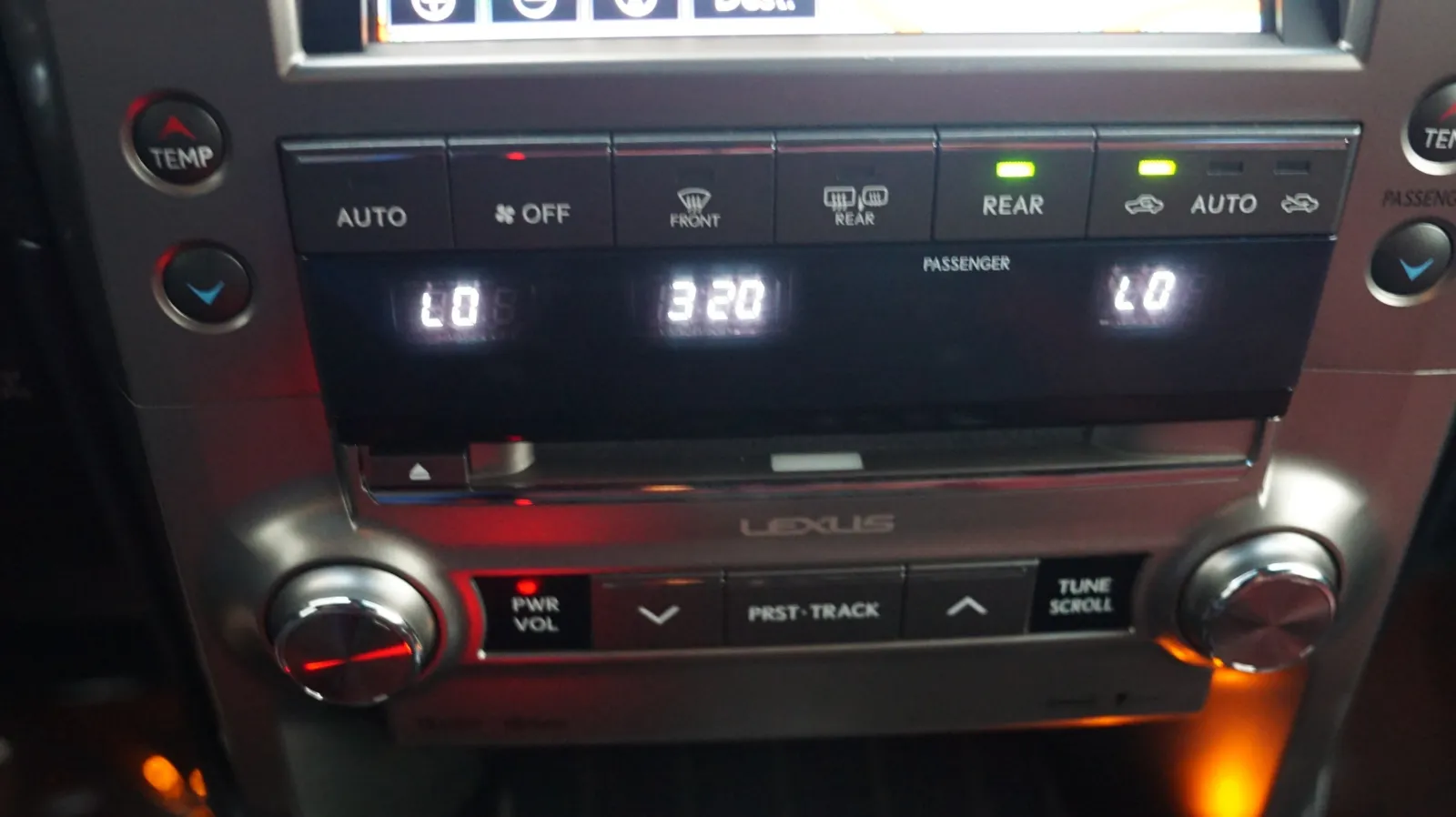 Lexus GX photo 23