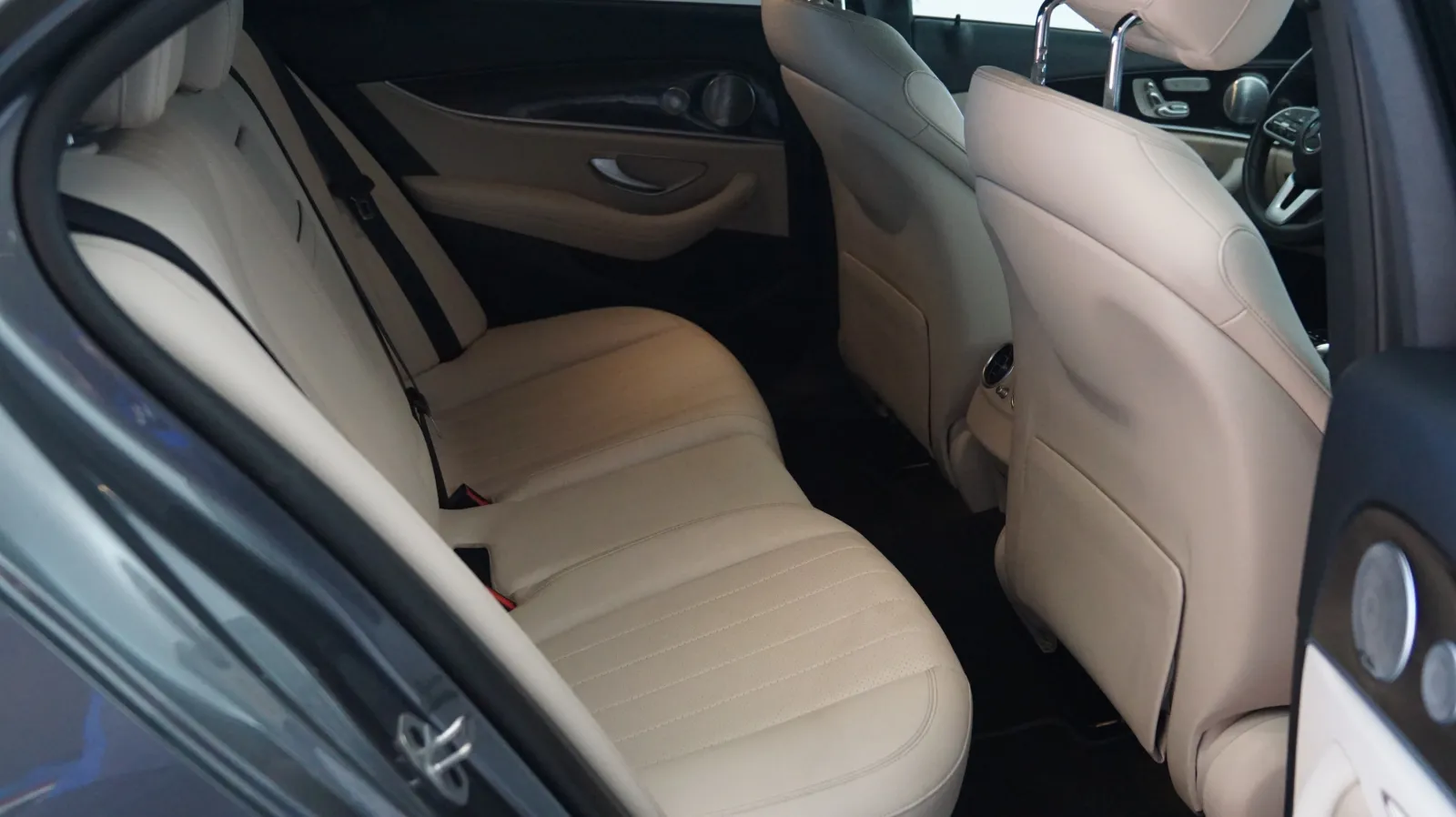 Mercedes-Benz E-Class photo 12