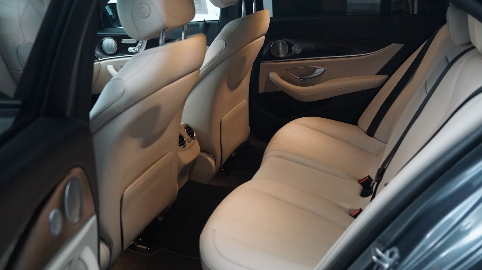 Mercedes-Benz E-Class photo 15